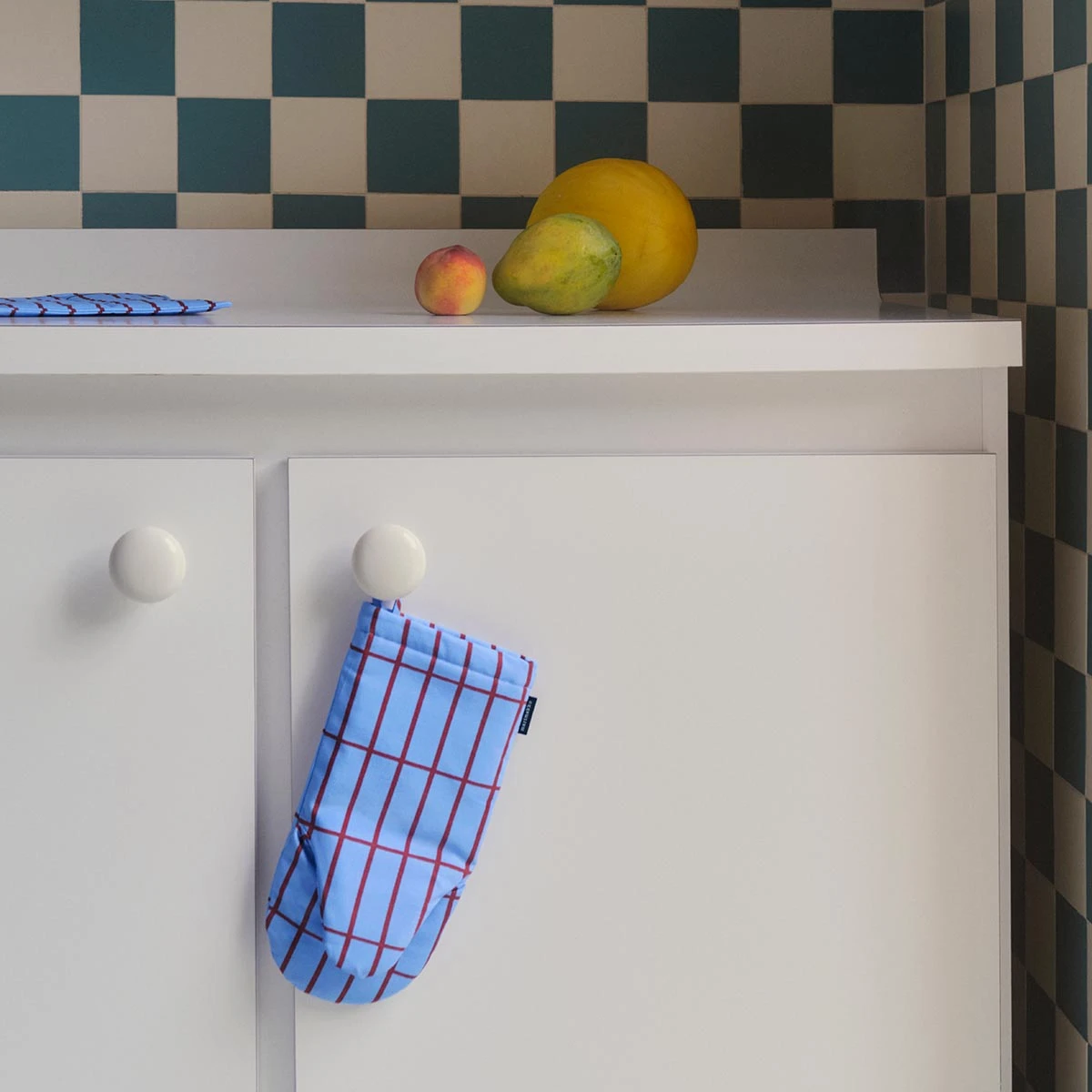 Marimekko Blue / Brown Tiiliskivi Oven Mitt 3 Marimekko Blue / Brown Tiiliskivi Oven Mitt