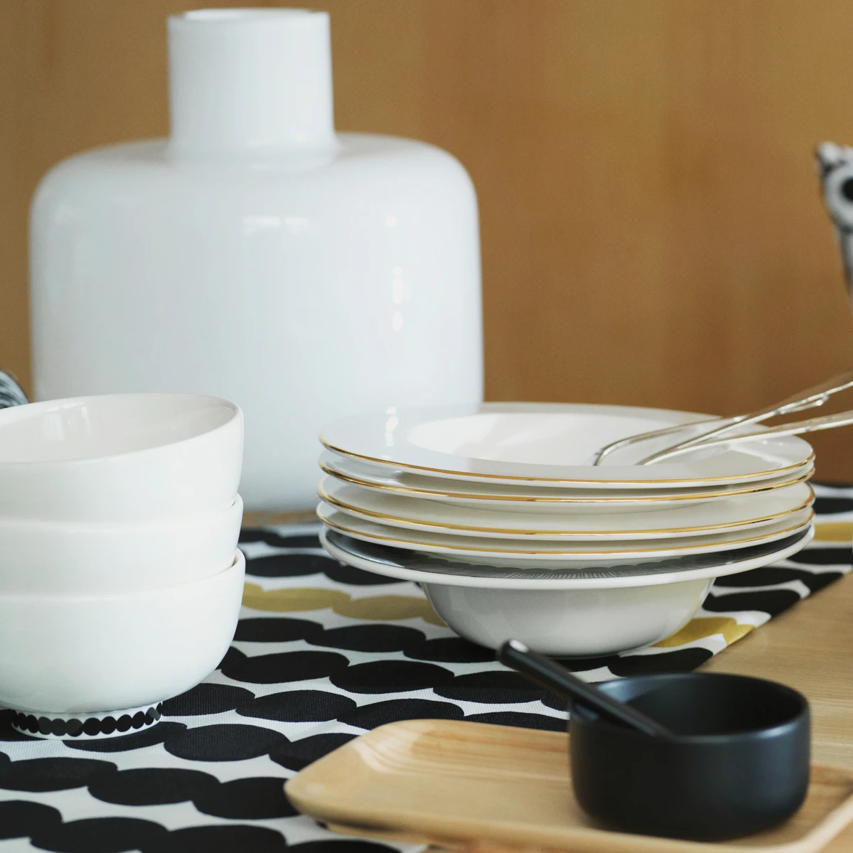 Marimekko Oiva 10 Year Anniversary Gold Rimmed Soup Bowl 7 Marimekko Oiva 10 Year Anniversary Gold Rimmed Soup Bowl - Image 5