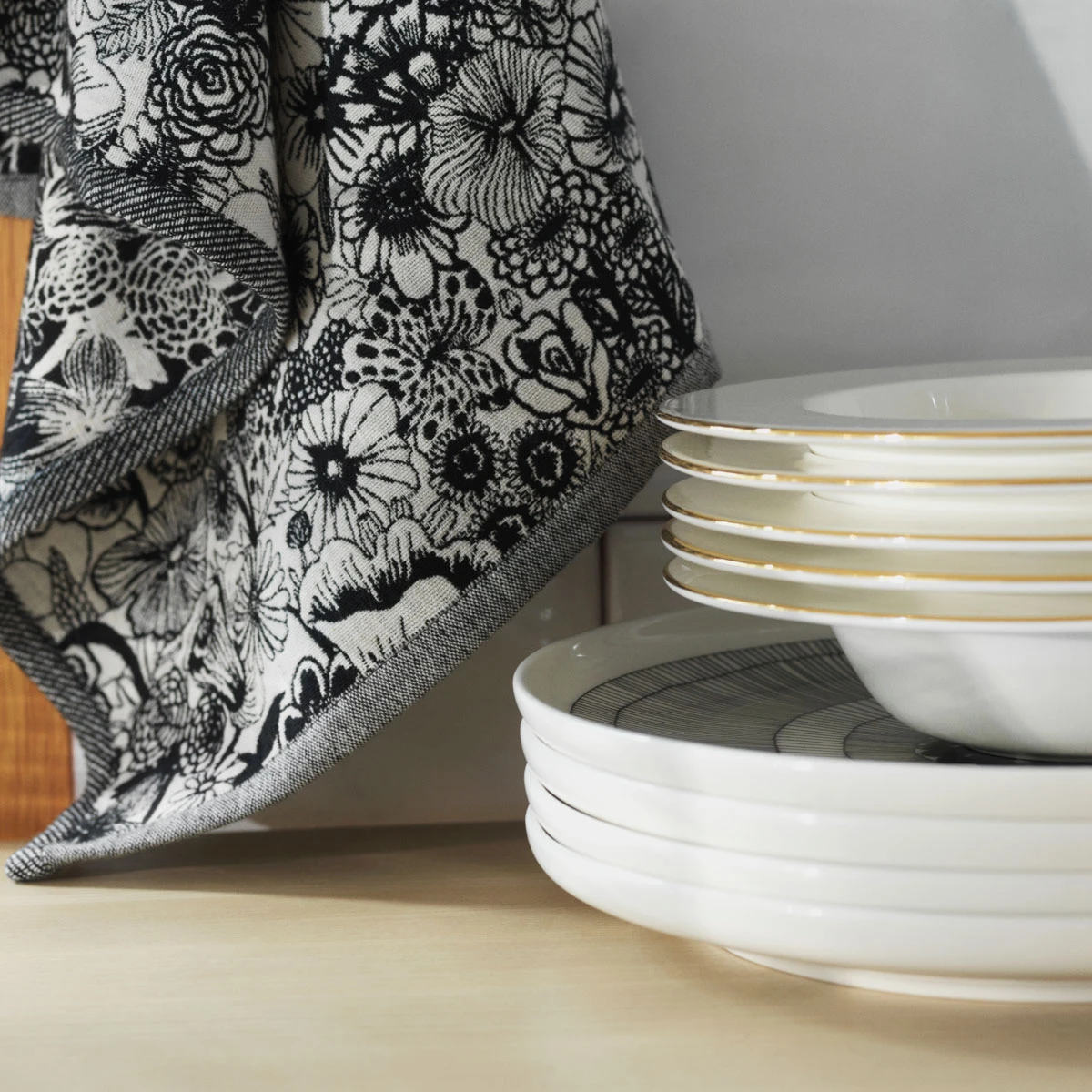 Marimekko Oiva 10 Year Anniversary Gold Rimmed Soup Bowl 3 Marimekko Oiva 10 Year Anniversary Gold Rimmed Soup Bowl