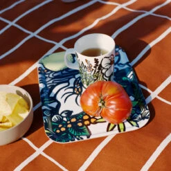 Marimekko Pala Taivasta White / Multi Mug -Marimekko marimekko pala taivasta white multi mug 45