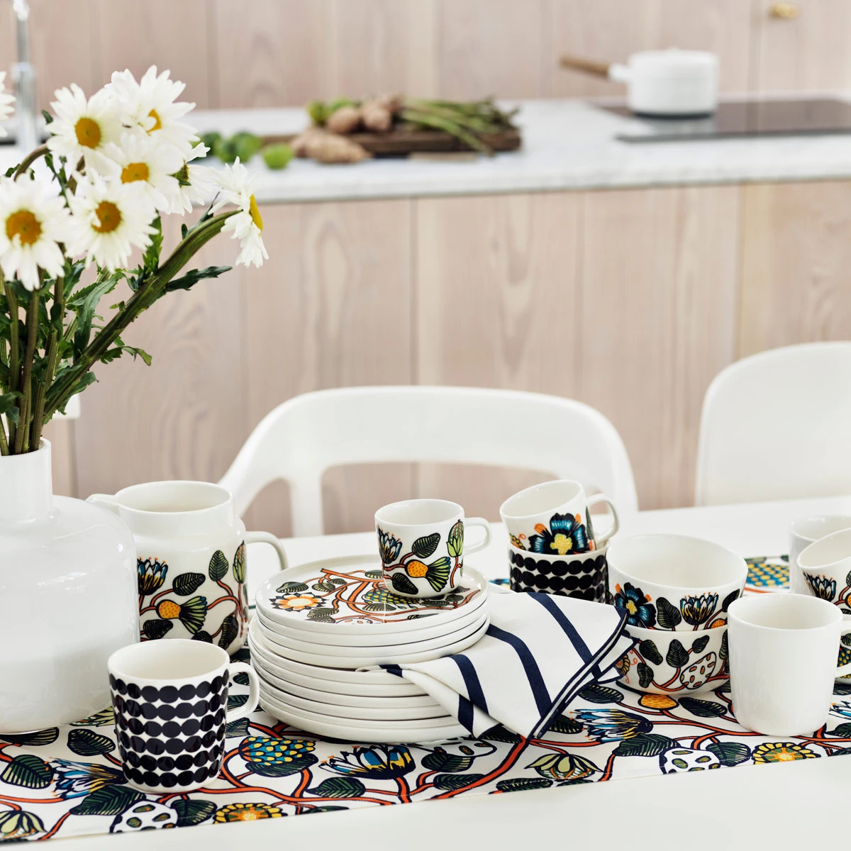Marimekko Pieni Tiara Table Runner 5 Marimekko Pieni Tiara Table Runner - Image 3