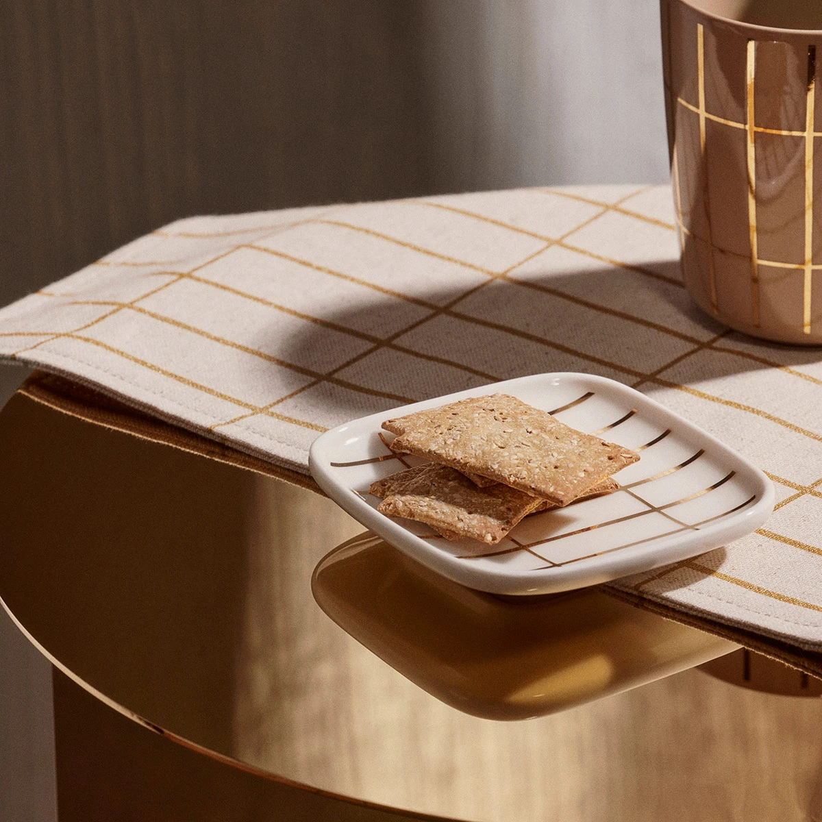 Marimekko Pieni Tiiliskivi Sand / Gold Placemat 3 Marimekko Pieni Tiiliskivi Sand / Gold Placemat