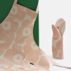 Marimekko Pieni Unikko Cotton / Peach Oven Mitt -Marimekko marimekko pieni unikko cotton peach oven mitt 32