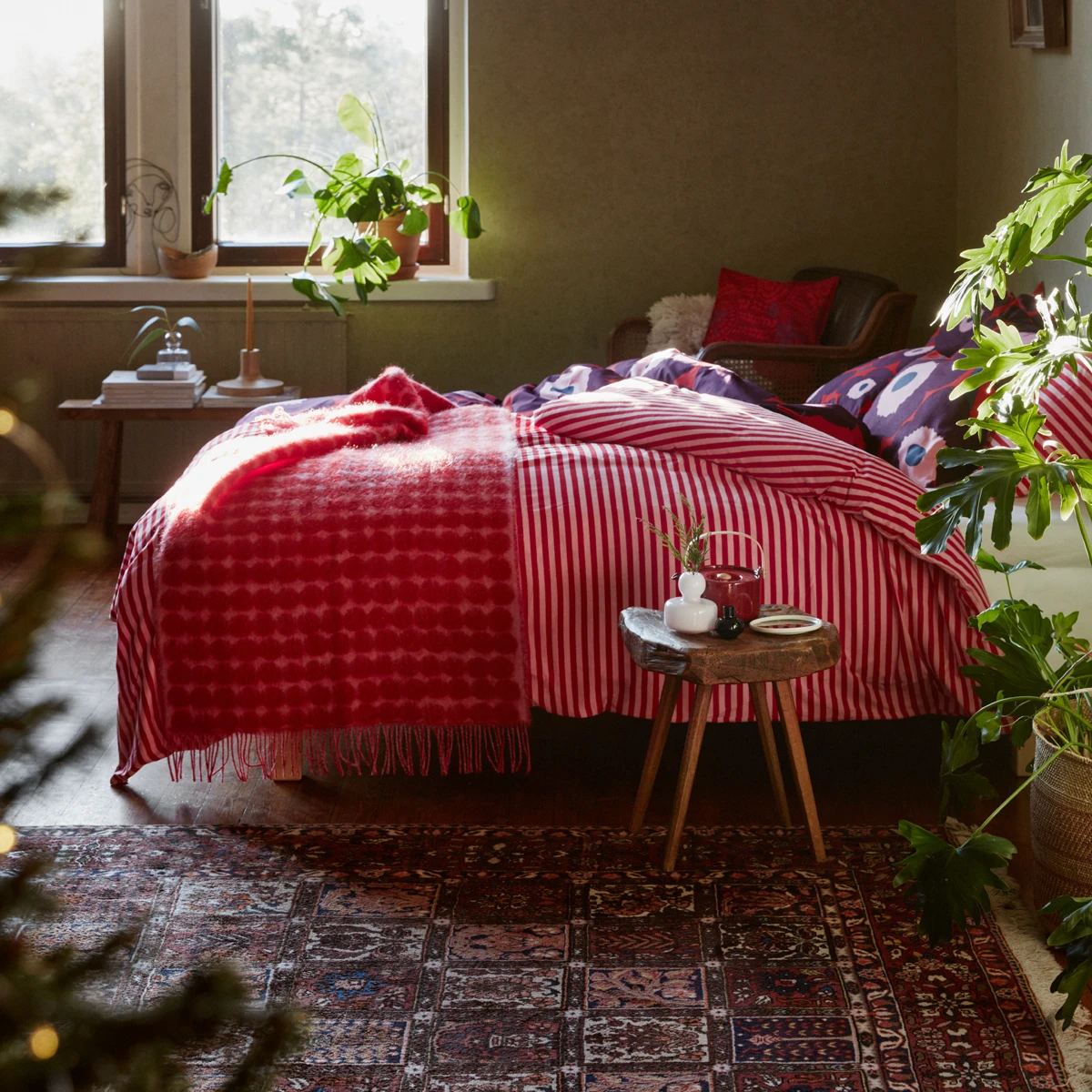 Marimekko Rasymatto Pink / Red Blanket 4 Marimekko Rasymatto Pink / Red Blanket - Image 2