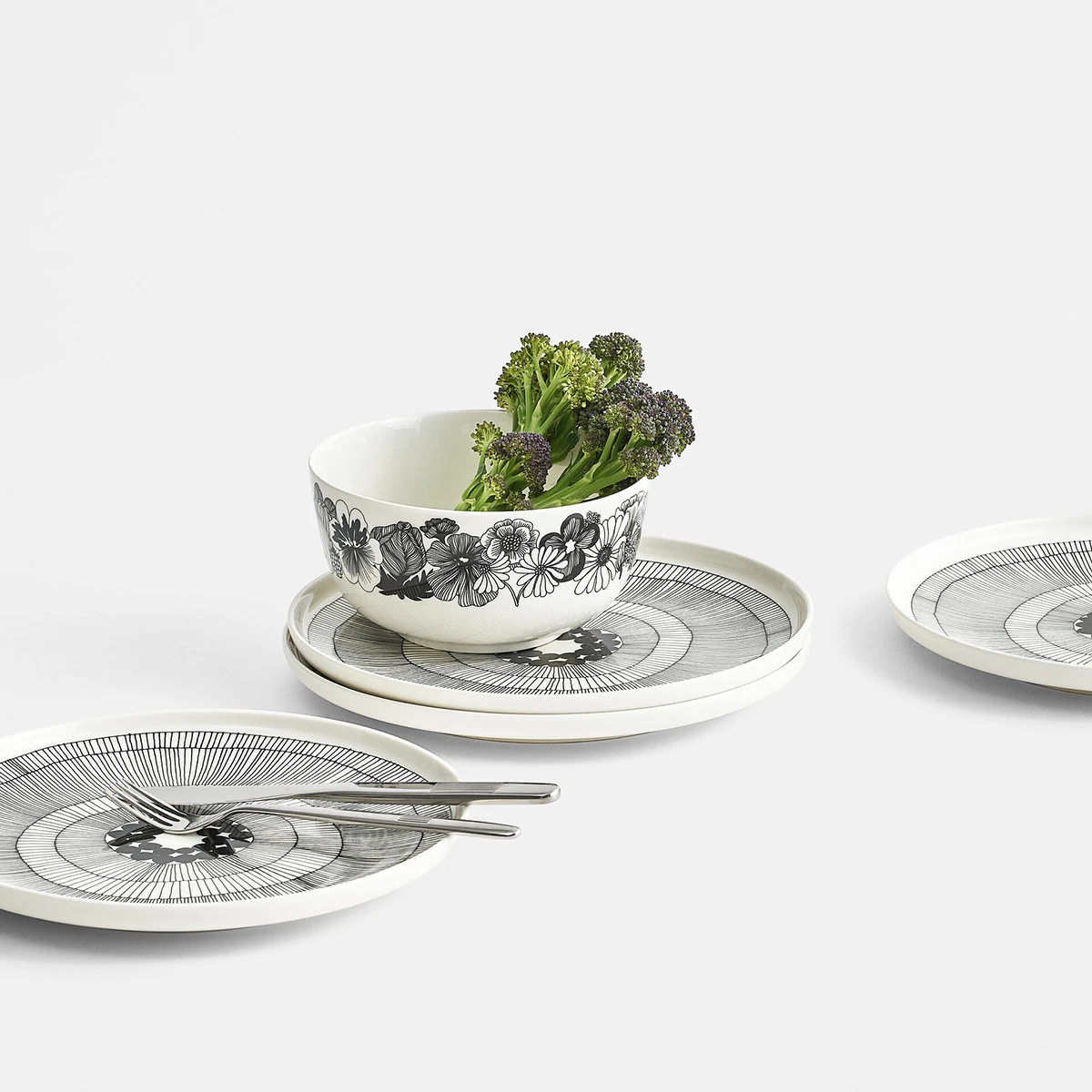 Marimekko Siirtolapuutarha Dinner Plate 4 Marimekko Siirtolapuutarha Dinner Plate - Image 2