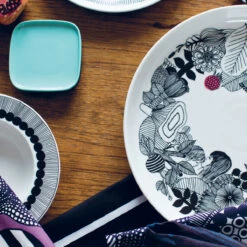Marimekko Siirtolapuutarha Serving Platter -Marimekko marimekko siirtolapuutarha serving platter 125