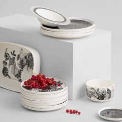 Marimekko Siirtolapuutarha White / Black Serving Dish -Marimekko marimekko siirtolapuutarha white black serving dish 51