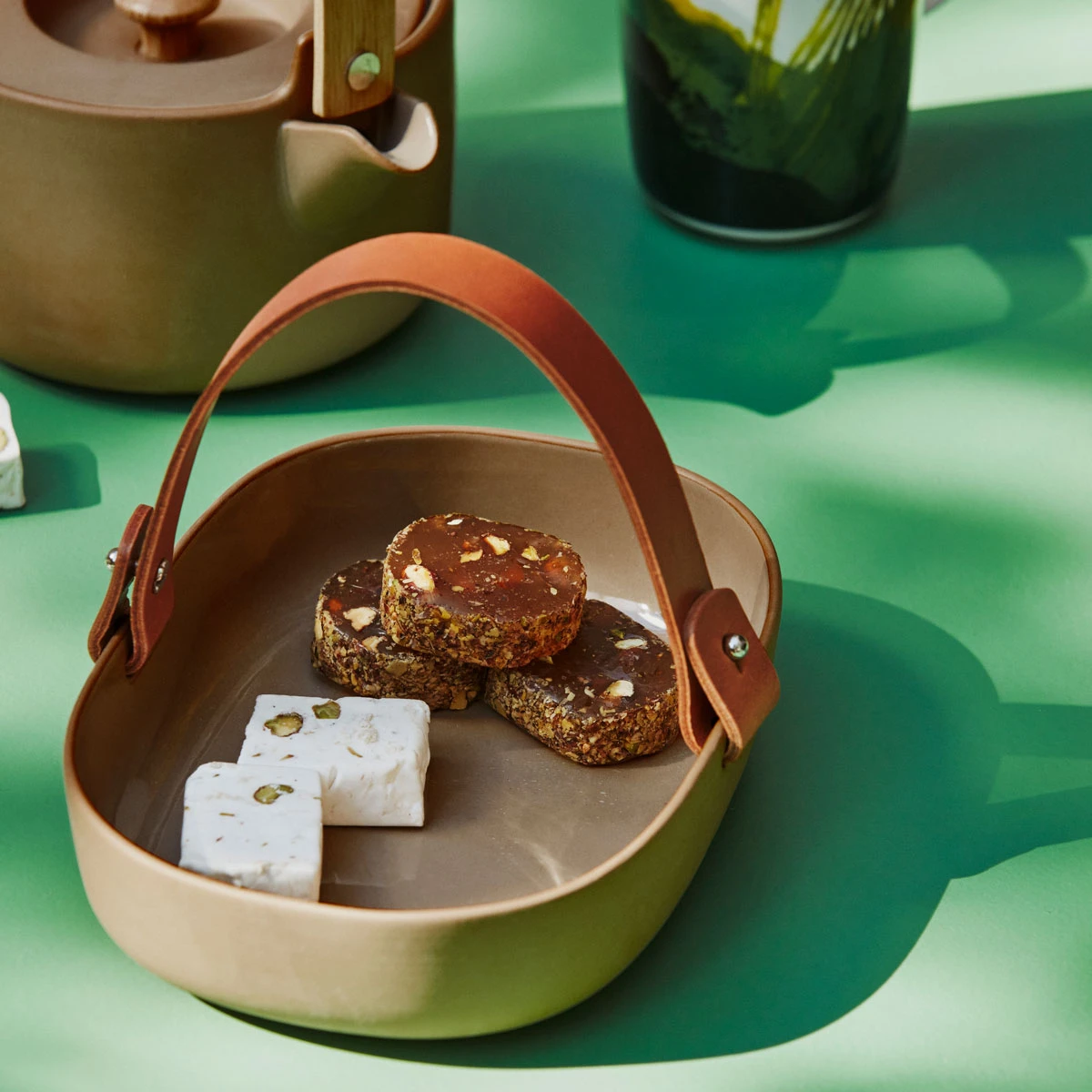 Marimekko Terra Oiva Koppa Serving Dish W/ Leather Handle 4 Marimekko Terra Oiva Koppa Serving Dish W/ Leather Handle - Image 2