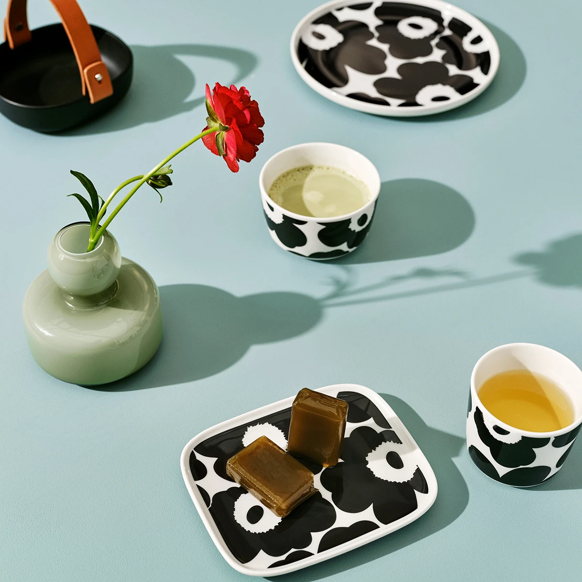 Marimekko Unikko White / Black Salad Plate 7 Marimekko Unikko White / Black Salad Plate - Image 5
