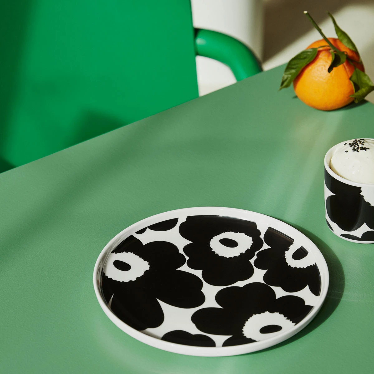 Marimekko Unikko White / Black Salad Plate 3 Marimekko Unikko White / Black Salad Plate